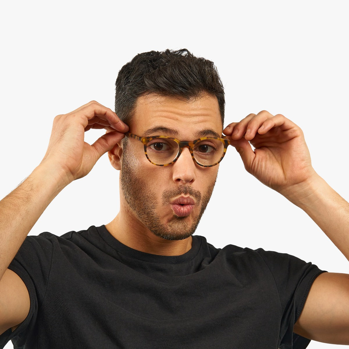 Cole_LightTurtle_Men_Readers_1_7862d708-6d90-4c4a-9f94-bf786261f15d.jpg?v=1758619852&width=1200