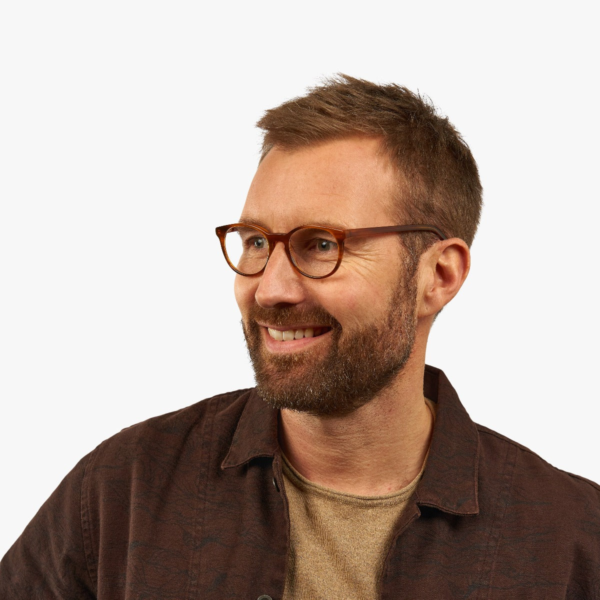 Luxreaders stylish Men's Örebro Shiny Walnut Reading glasses. Made from Acetate in a Iconic shape.