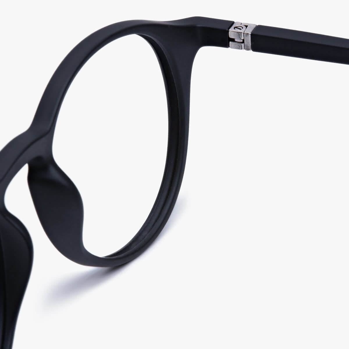 Læsø Black matte black round eyeglasses with metal hinges