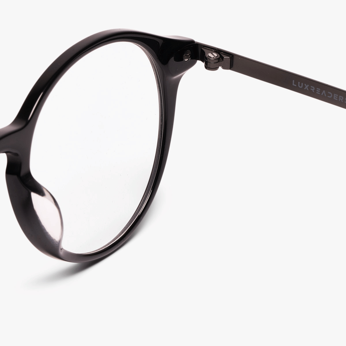 Men's black round glasses by Luxreaders