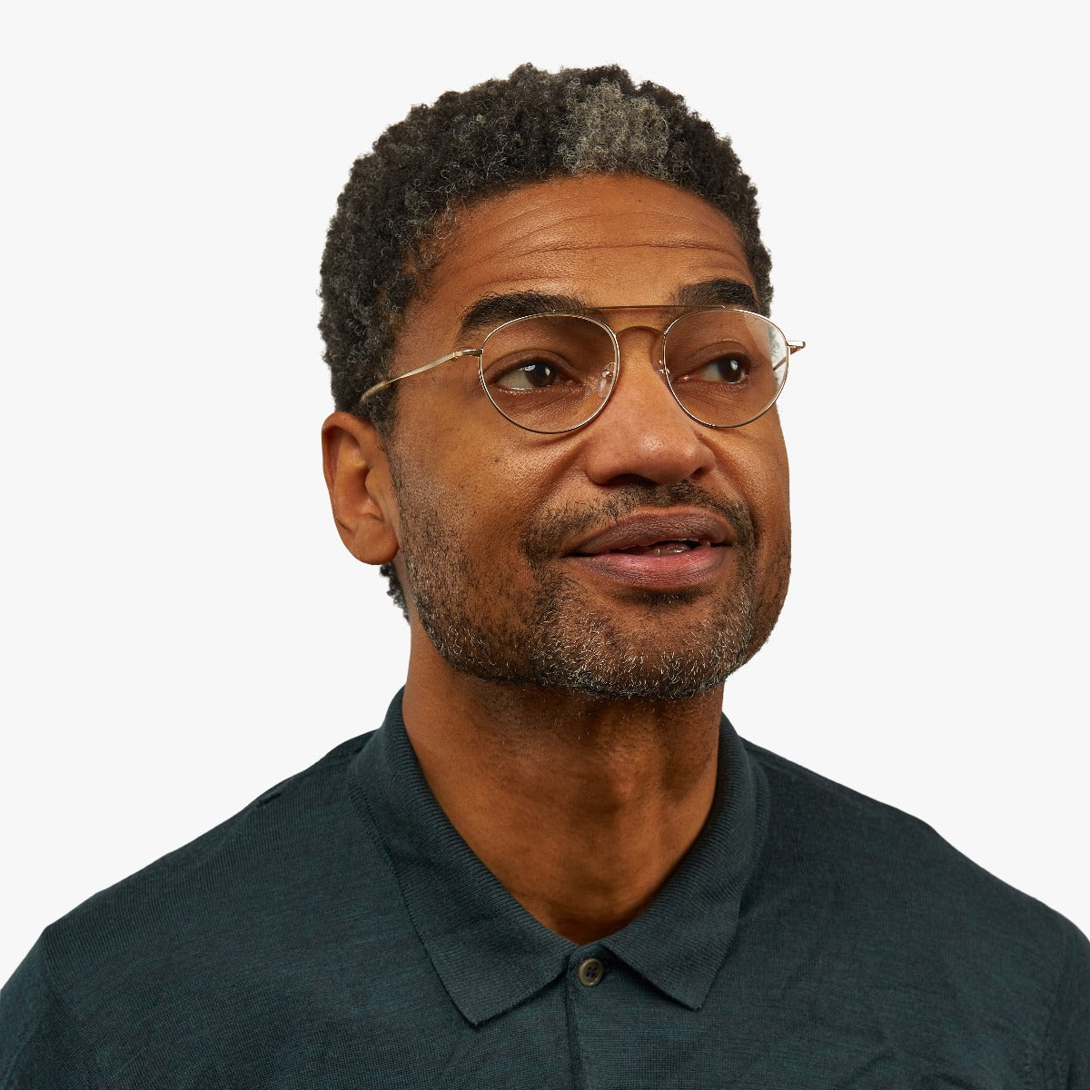 mens-goteborg-gold_reading-glasses_male-model-1.jpg?v=1771423261&width=1200