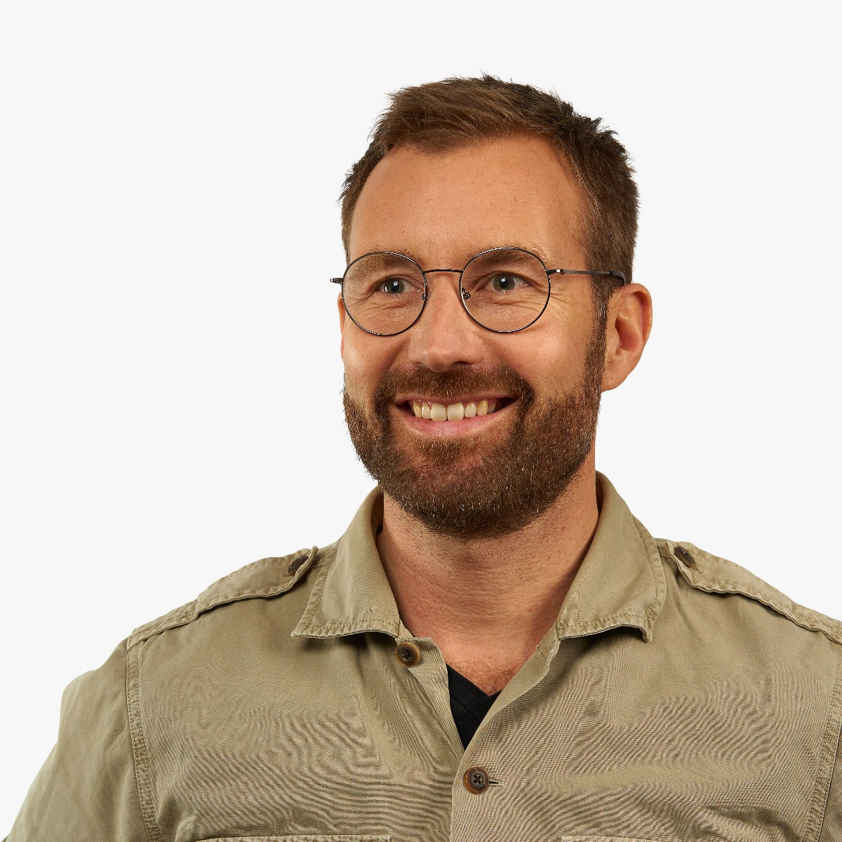 mens-tromso-gun_blue-light-glasses_male-model-1.jpg?v=1771425119&width=1200