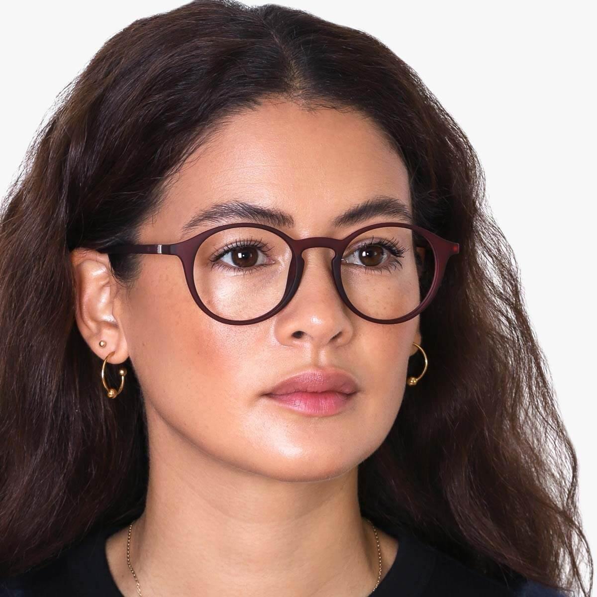 Luxreaders stylish Women's Læsø Red Reading glasses. Made from Rubber in a Round shape.