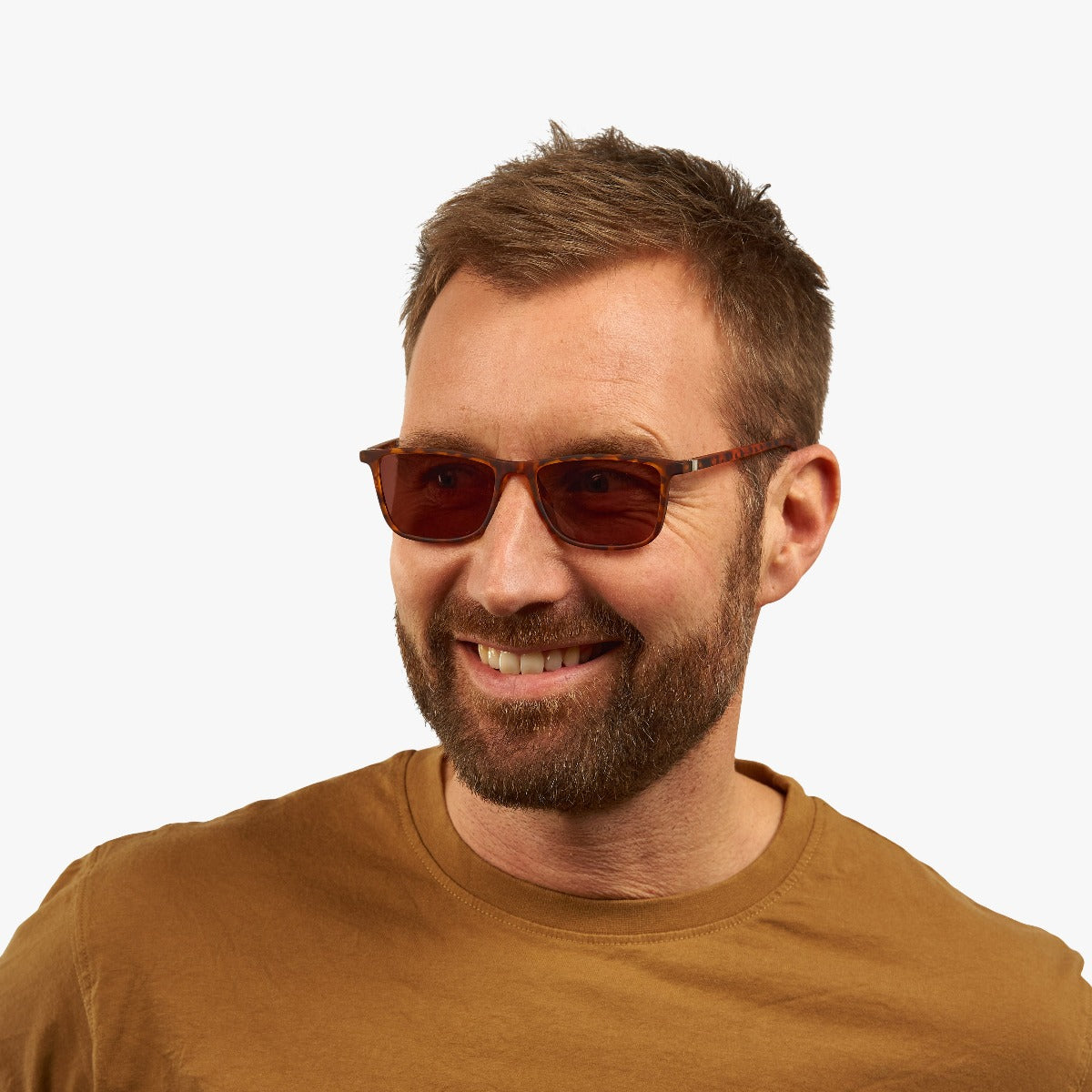 Person wearing Skagen Turtle sunglasses